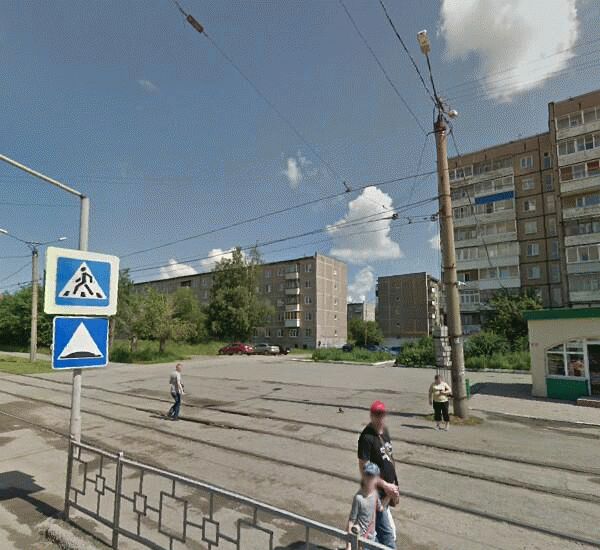 Банкомат Уральского Банка Реконструкции и Развития по адресу ул. Юности,  д. 14а