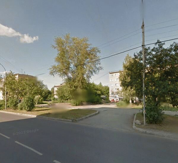 Банкомат Уральского Банка Реконструкции и Развития по адресу ул. Пархоменко,  д. 35